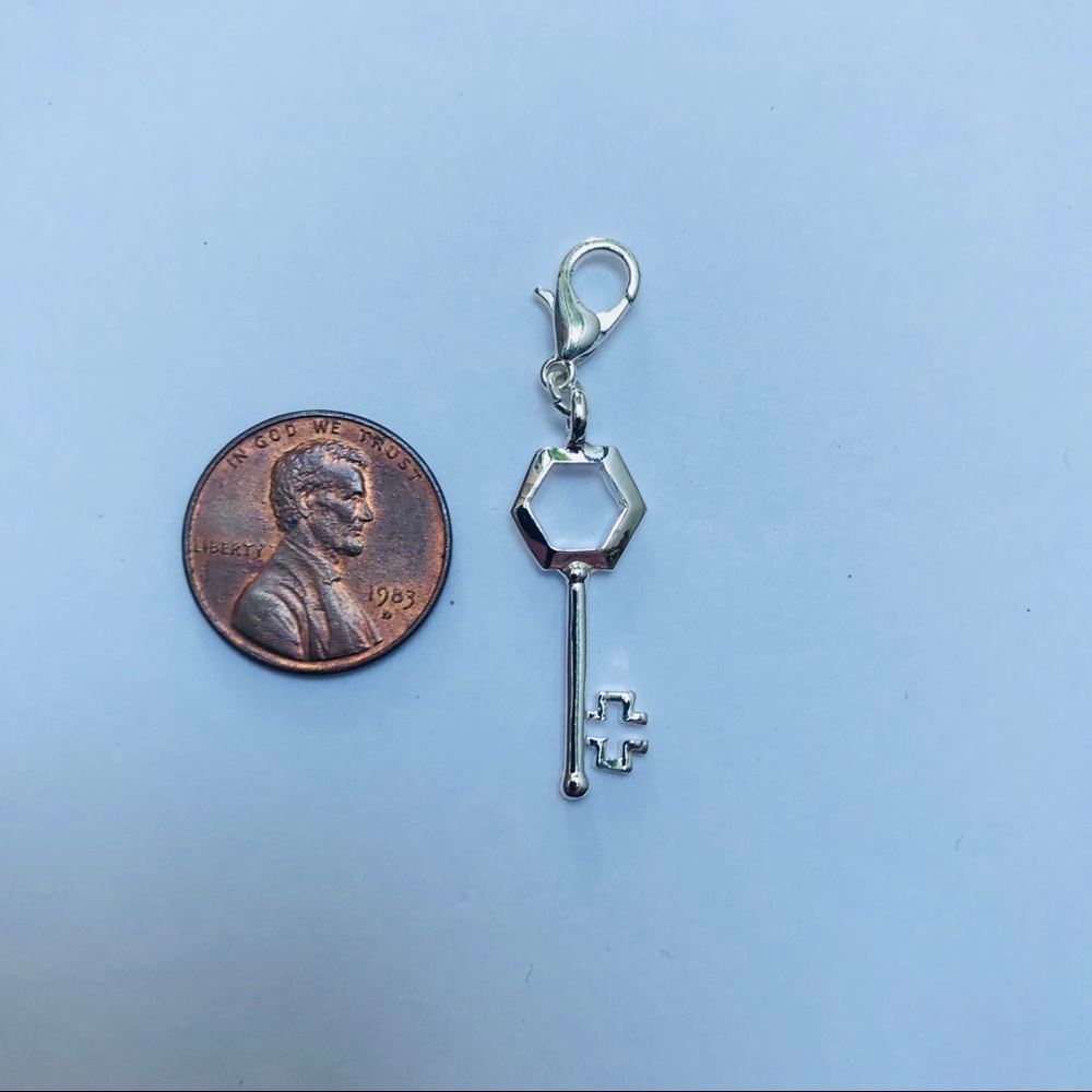 Key charm - Picture 2 of 5